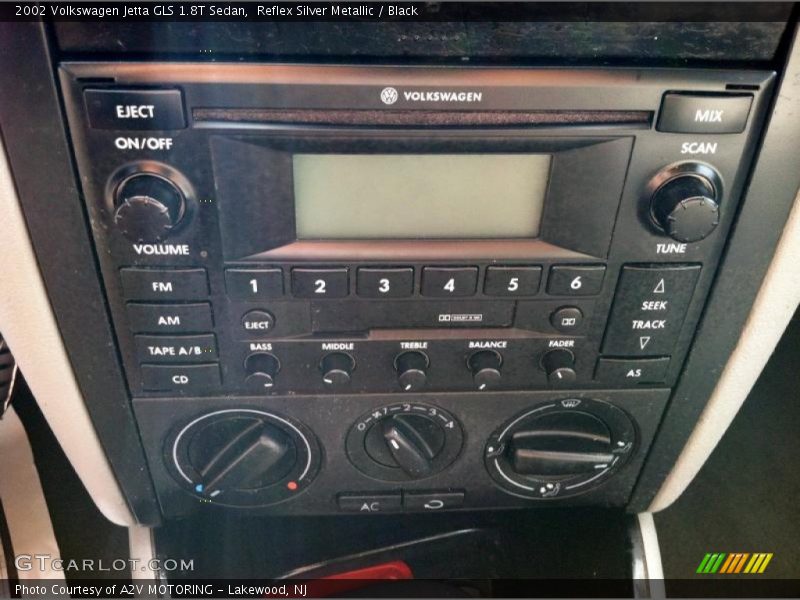 Reflex Silver Metallic / Black 2002 Volkswagen Jetta GLS 1.8T Sedan