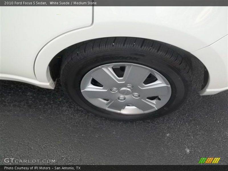 White Suede / Medium Stone 2010 Ford Focus S Sedan