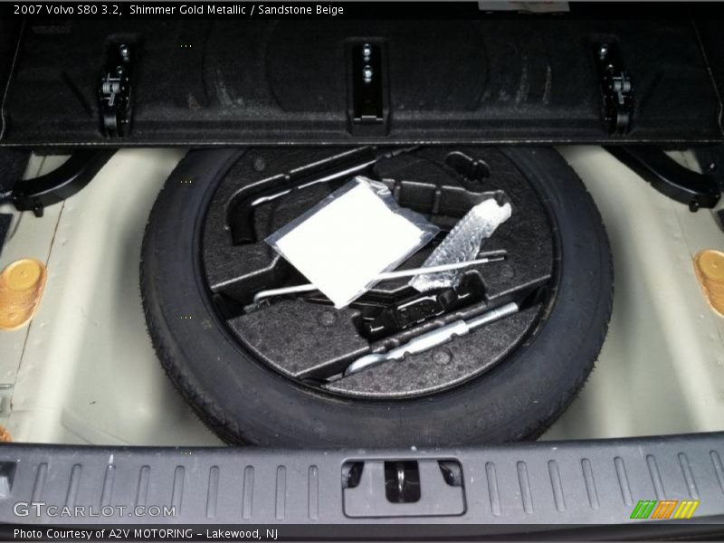 Shimmer Gold Metallic / Sandstone Beige 2007 Volvo S80 3.2