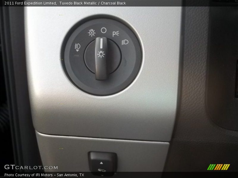 Tuxedo Black Metallic / Charcoal Black 2011 Ford Expedition Limited