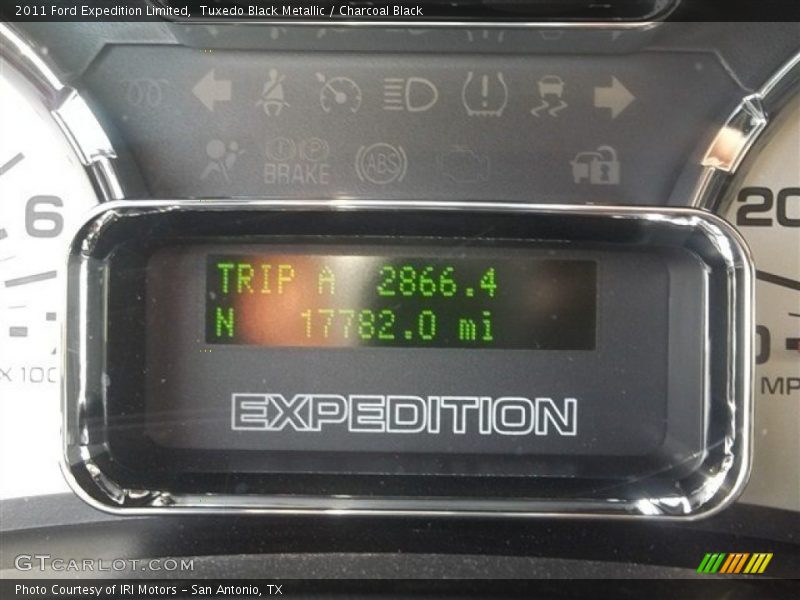 Tuxedo Black Metallic / Charcoal Black 2011 Ford Expedition Limited