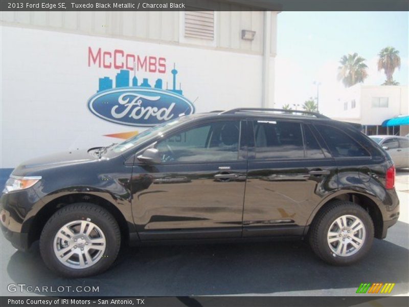 Tuxedo Black Metallic / Charcoal Black 2013 Ford Edge SE
