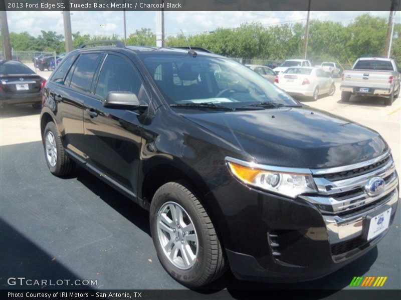 Tuxedo Black Metallic / Charcoal Black 2013 Ford Edge SE