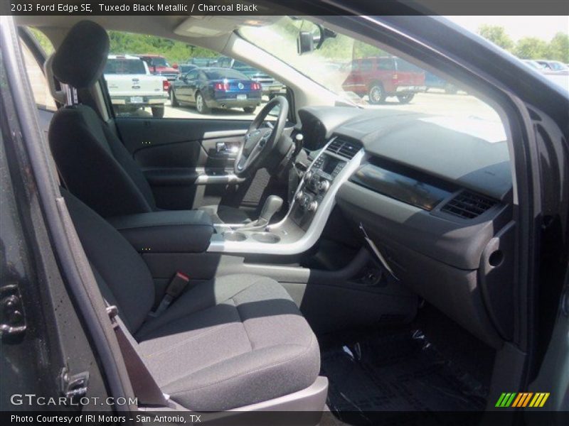 Tuxedo Black Metallic / Charcoal Black 2013 Ford Edge SE