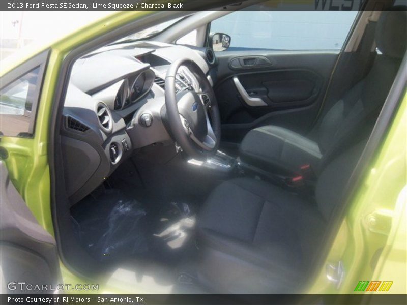 Lime Squeeze / Charcoal Black 2013 Ford Fiesta SE Sedan