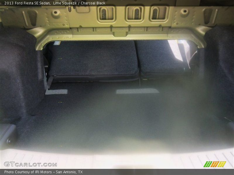 Lime Squeeze / Charcoal Black 2013 Ford Fiesta SE Sedan