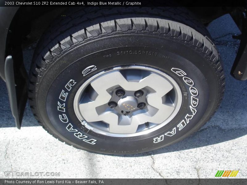 Indigo Blue Metallic / Graphite 2003 Chevrolet S10 ZR2 Extended Cab 4x4