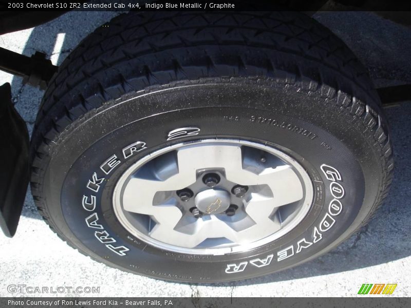 Indigo Blue Metallic / Graphite 2003 Chevrolet S10 ZR2 Extended Cab 4x4