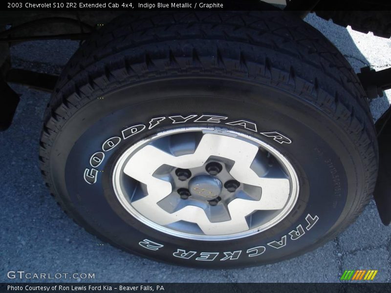 Indigo Blue Metallic / Graphite 2003 Chevrolet S10 ZR2 Extended Cab 4x4