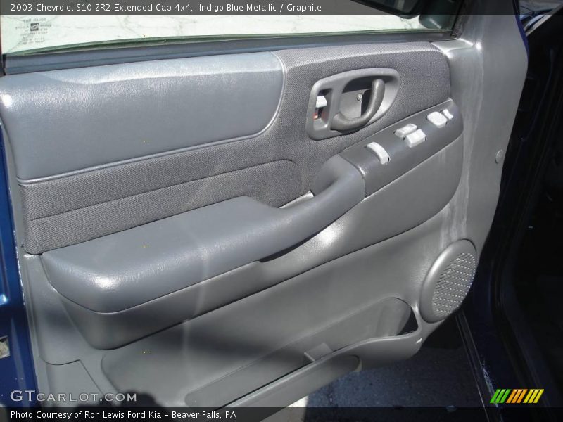 Indigo Blue Metallic / Graphite 2003 Chevrolet S10 ZR2 Extended Cab 4x4