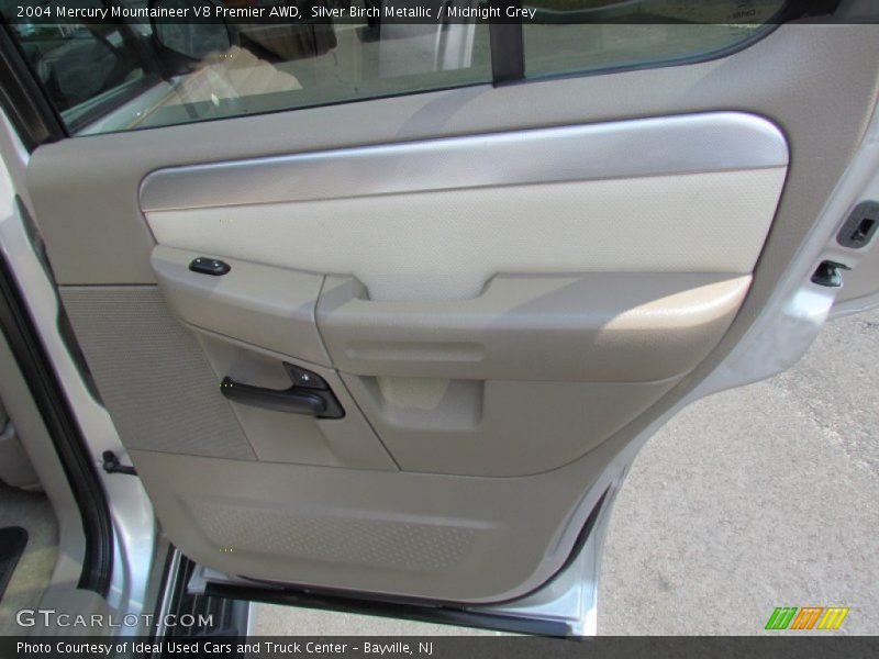 Silver Birch Metallic / Midnight Grey 2004 Mercury Mountaineer V8 Premier AWD