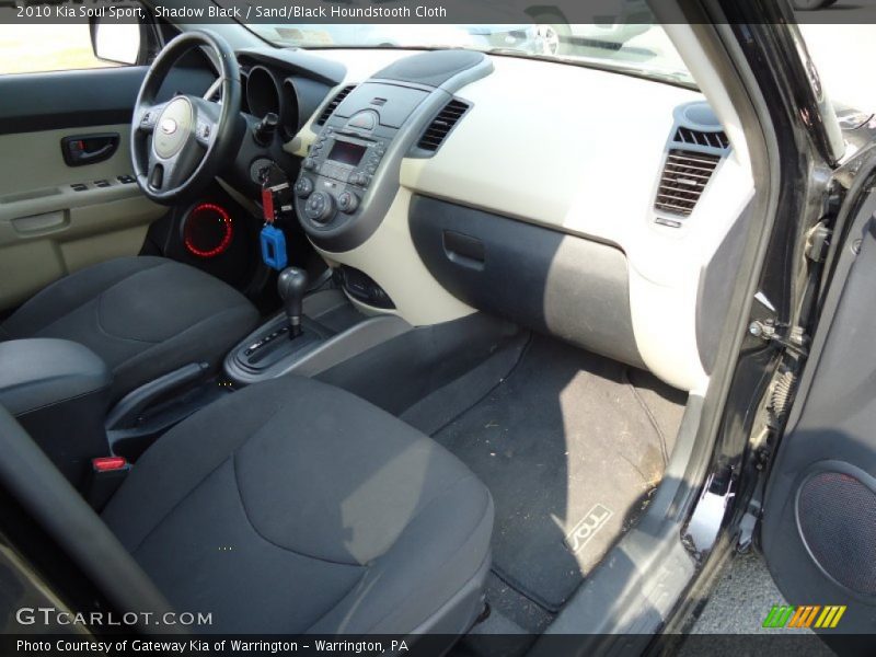 Shadow Black / Sand/Black Houndstooth Cloth 2010 Kia Soul Sport