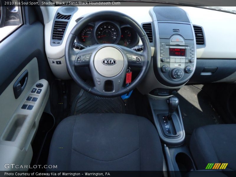 Shadow Black / Sand/Black Houndstooth Cloth 2010 Kia Soul Sport