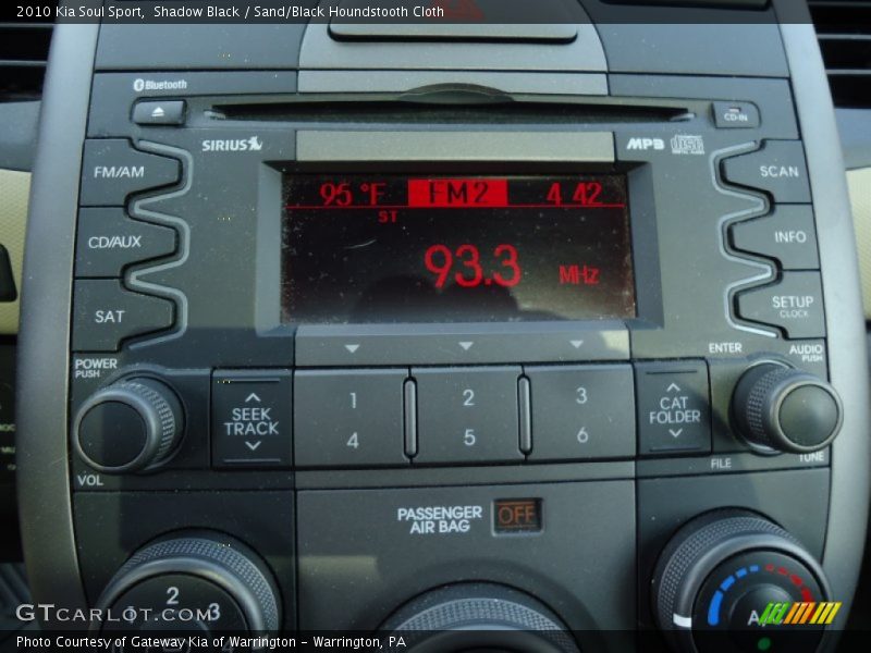 Shadow Black / Sand/Black Houndstooth Cloth 2010 Kia Soul Sport
