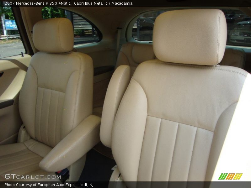 Capri Blue Metallic / Macadamia 2007 Mercedes-Benz R 350 4Matic