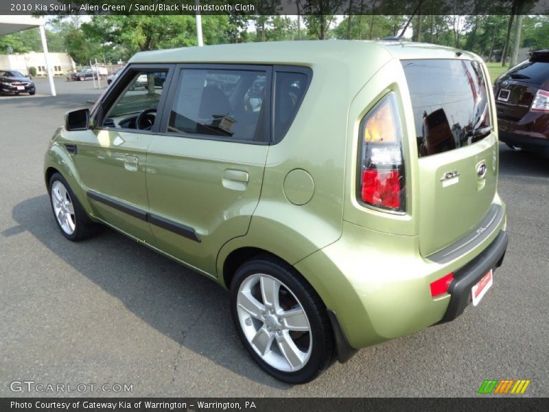 Alien Green / Sand/Black Houndstooth Cloth 2010 Kia Soul !