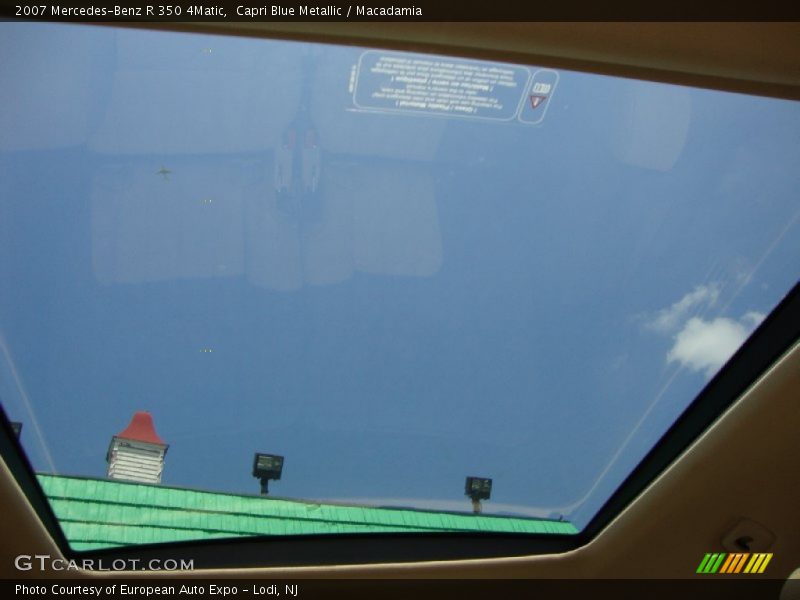 Capri Blue Metallic / Macadamia 2007 Mercedes-Benz R 350 4Matic