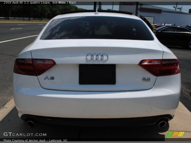 Ibis White / Black 2009 Audi A5 3.2 quattro Coupe