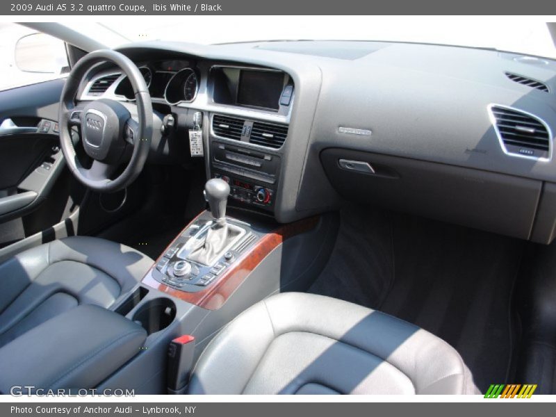 Ibis White / Black 2009 Audi A5 3.2 quattro Coupe