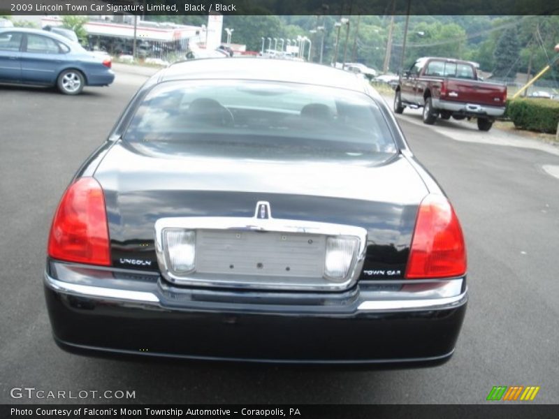 Black / Black 2009 Lincoln Town Car Signature Limited