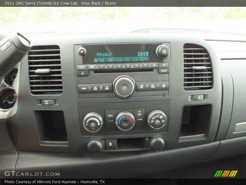 Controls of 2011 Sierra 2500HD SLE Crew Cab