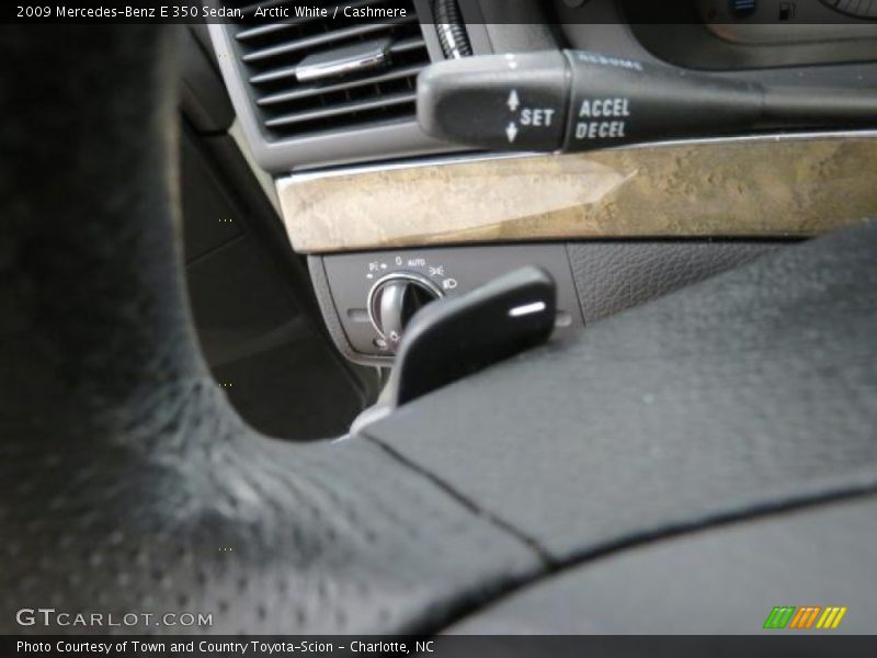 Arctic White / Cashmere 2009 Mercedes-Benz E 350 Sedan