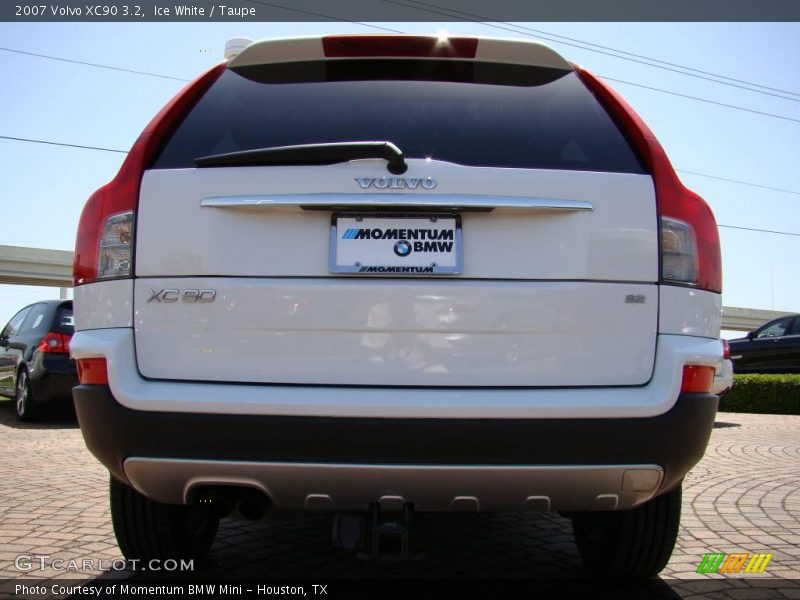 Ice White / Taupe 2007 Volvo XC90 3.2
