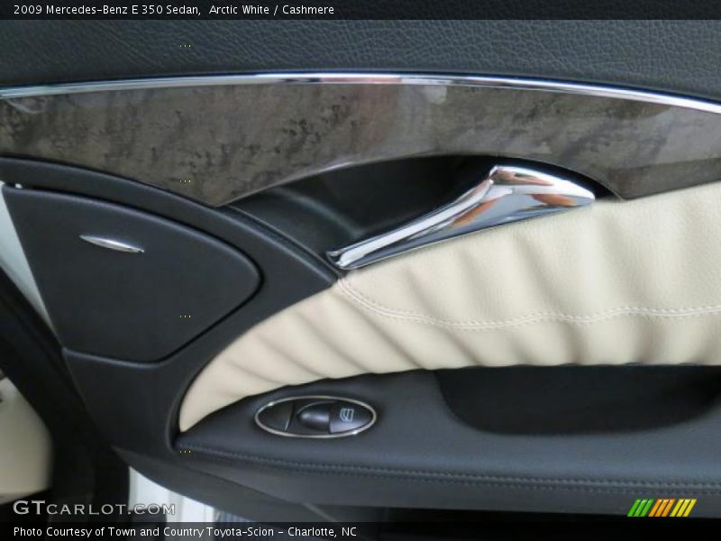 Arctic White / Cashmere 2009 Mercedes-Benz E 350 Sedan