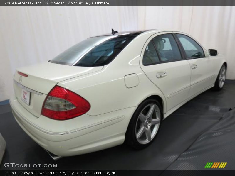 Arctic White / Cashmere 2009 Mercedes-Benz E 350 Sedan