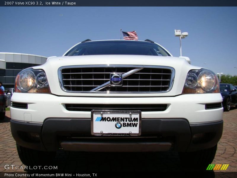 Ice White / Taupe 2007 Volvo XC90 3.2