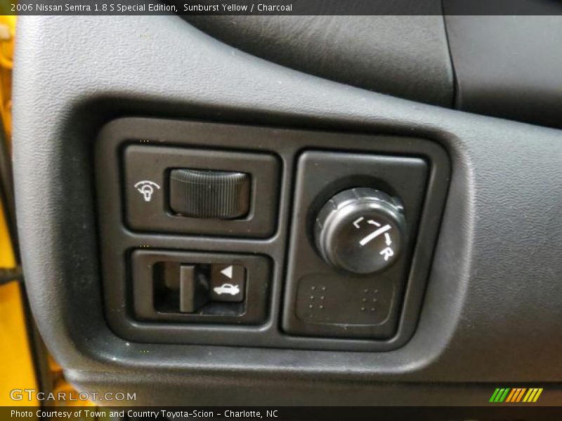 Sunburst Yellow / Charcoal 2006 Nissan Sentra 1.8 S Special Edition