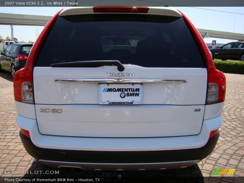 Ice White / Taupe 2007 Volvo XC90 3.2