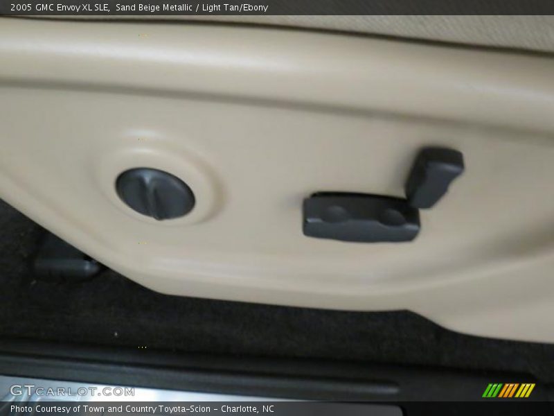 Sand Beige Metallic / Light Tan/Ebony 2005 GMC Envoy XL SLE