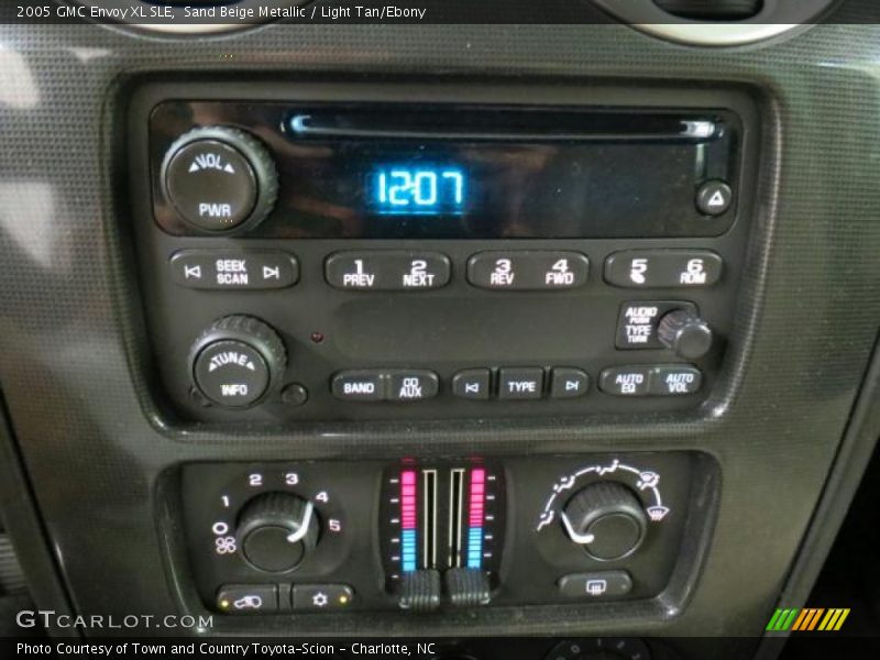 Sand Beige Metallic / Light Tan/Ebony 2005 GMC Envoy XL SLE