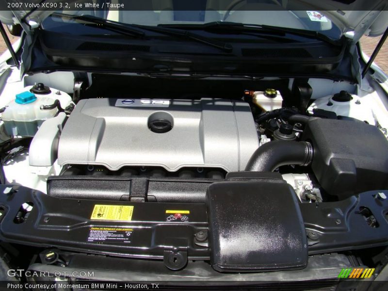 Ice White / Taupe 2007 Volvo XC90 3.2