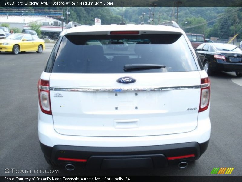 Oxford White / Medium Light Stone 2013 Ford Explorer 4WD