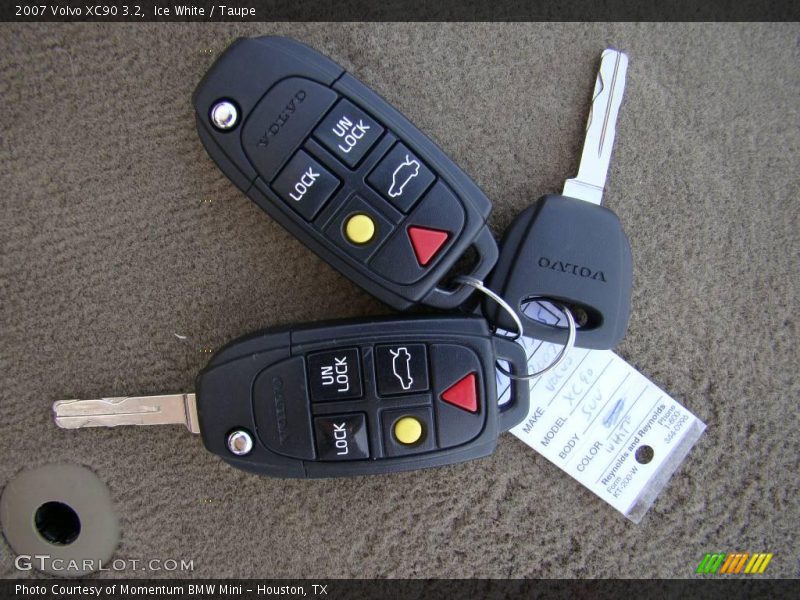 Ice White / Taupe 2007 Volvo XC90 3.2