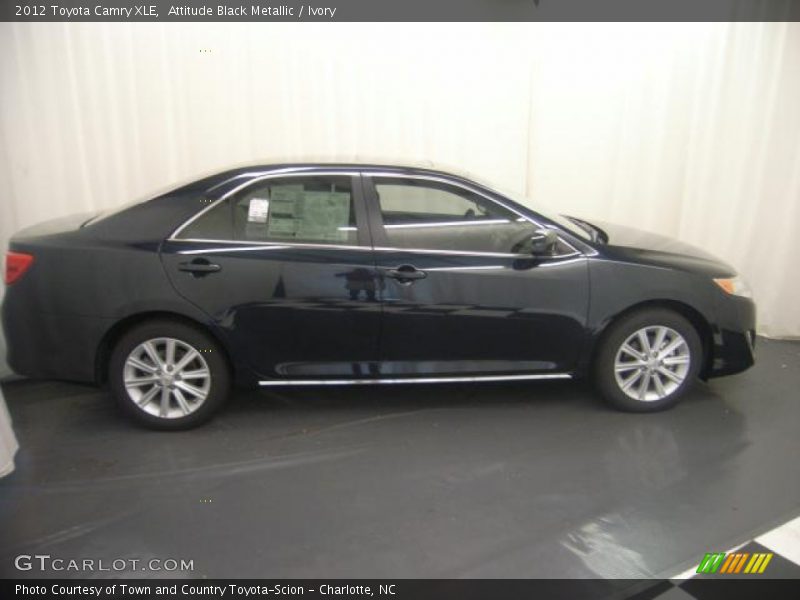 Attitude Black Metallic / Ivory 2012 Toyota Camry XLE