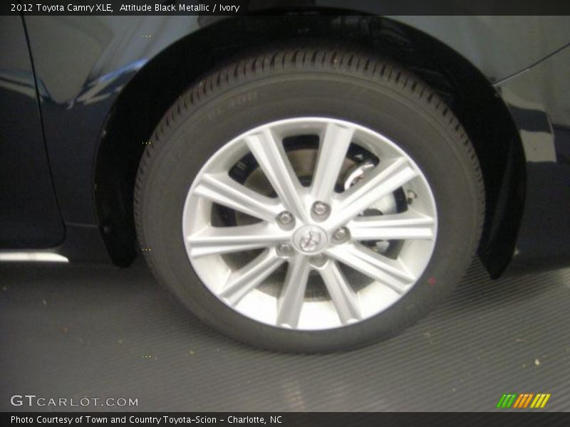 Attitude Black Metallic / Ivory 2012 Toyota Camry XLE