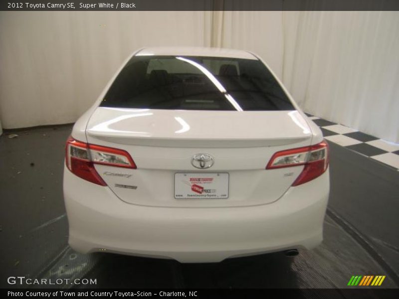 Super White / Black 2012 Toyota Camry SE