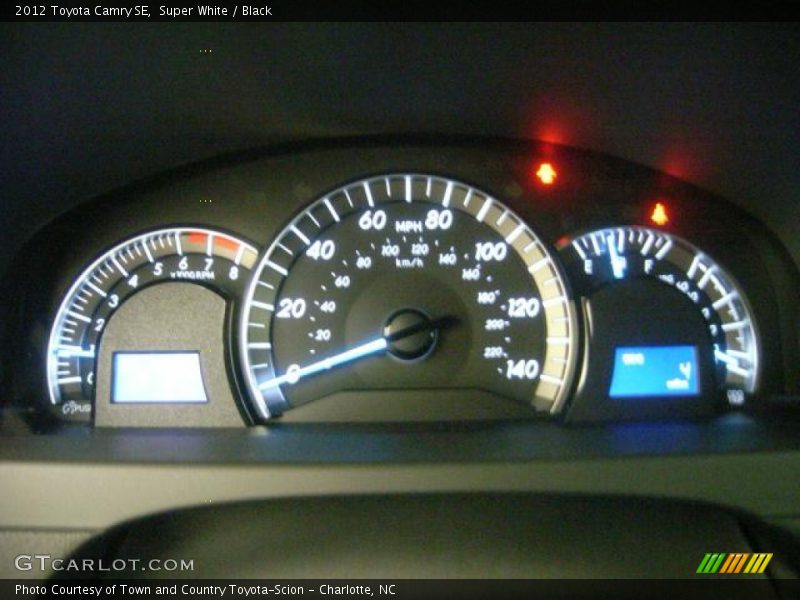 Super White / Black 2012 Toyota Camry SE