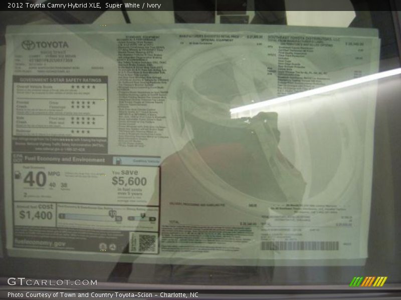 Super White / Ivory 2012 Toyota Camry Hybrid XLE