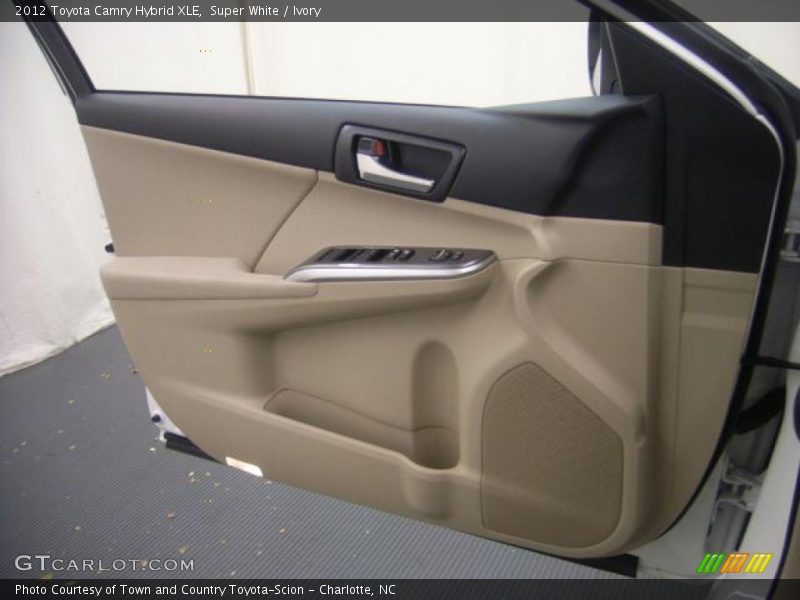 Super White / Ivory 2012 Toyota Camry Hybrid XLE
