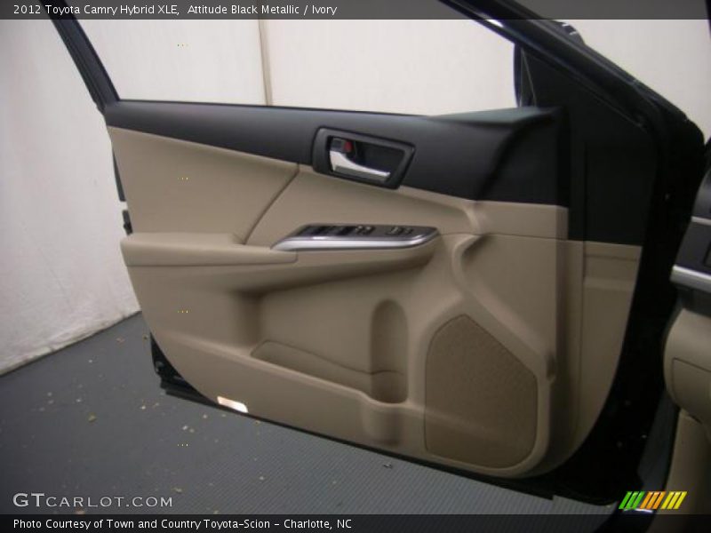 Attitude Black Metallic / Ivory 2012 Toyota Camry Hybrid XLE
