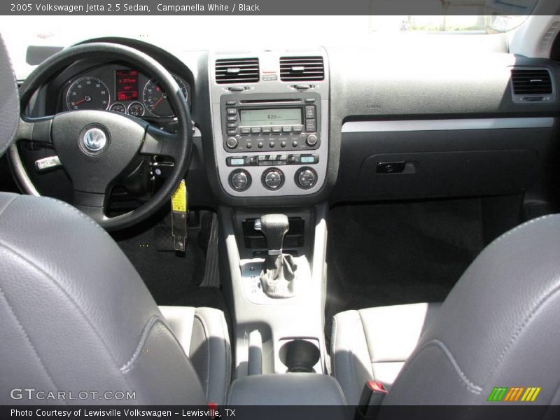 Campanella White / Black 2005 Volkswagen Jetta 2.5 Sedan