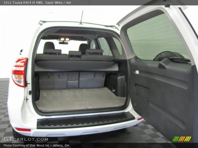 Super White / Ash 2011 Toyota RAV4 I4 4WD