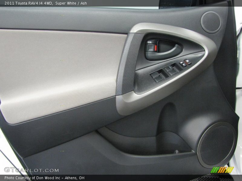 Super White / Ash 2011 Toyota RAV4 I4 4WD