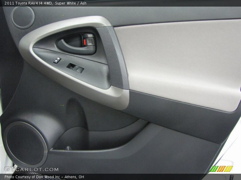 Super White / Ash 2011 Toyota RAV4 I4 4WD
