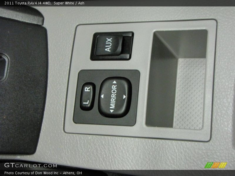 Super White / Ash 2011 Toyota RAV4 I4 4WD