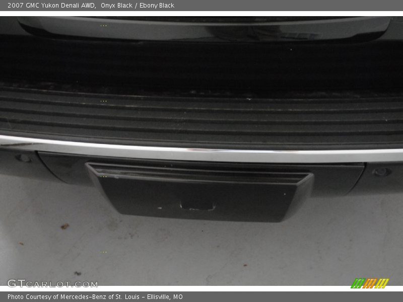 Onyx Black / Ebony Black 2007 GMC Yukon Denali AWD